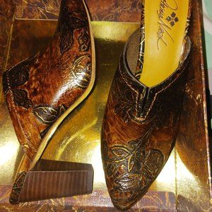 Patricia Nash Heel